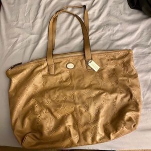 MAKE AN OFFER 🎰Coach Tote Bag